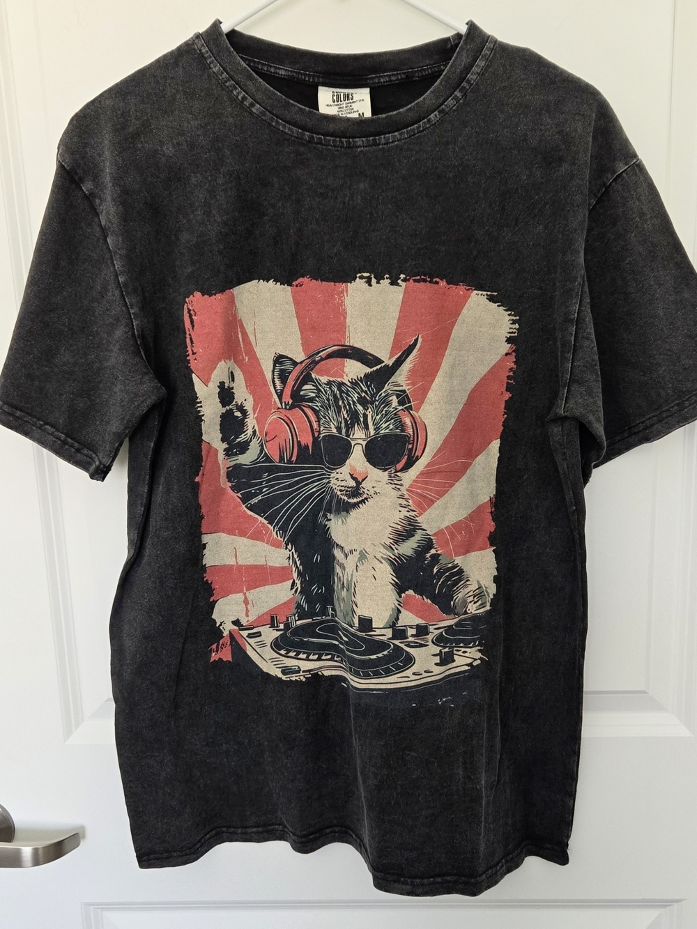 Vintage-Style Black Cat DJ Graphic T- Shirt Comfort Colors,unique Med - Picture 1 of 10